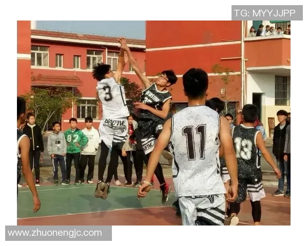 日本足球明星手机壁纸精选展现球场魅力与青春风采的视觉盛宴